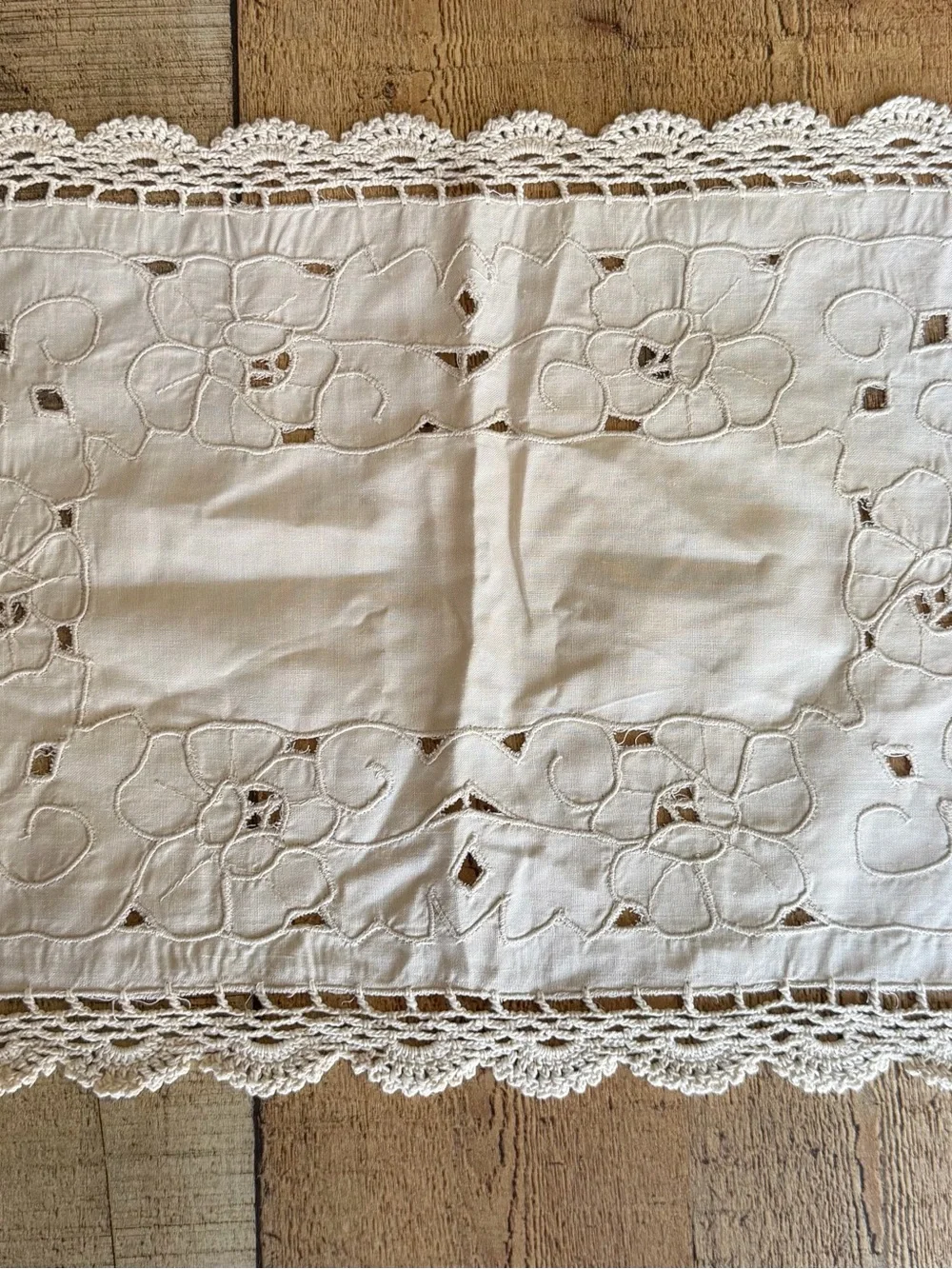 Madeira Crochet Ecru Set of 3 Dresser Scarves